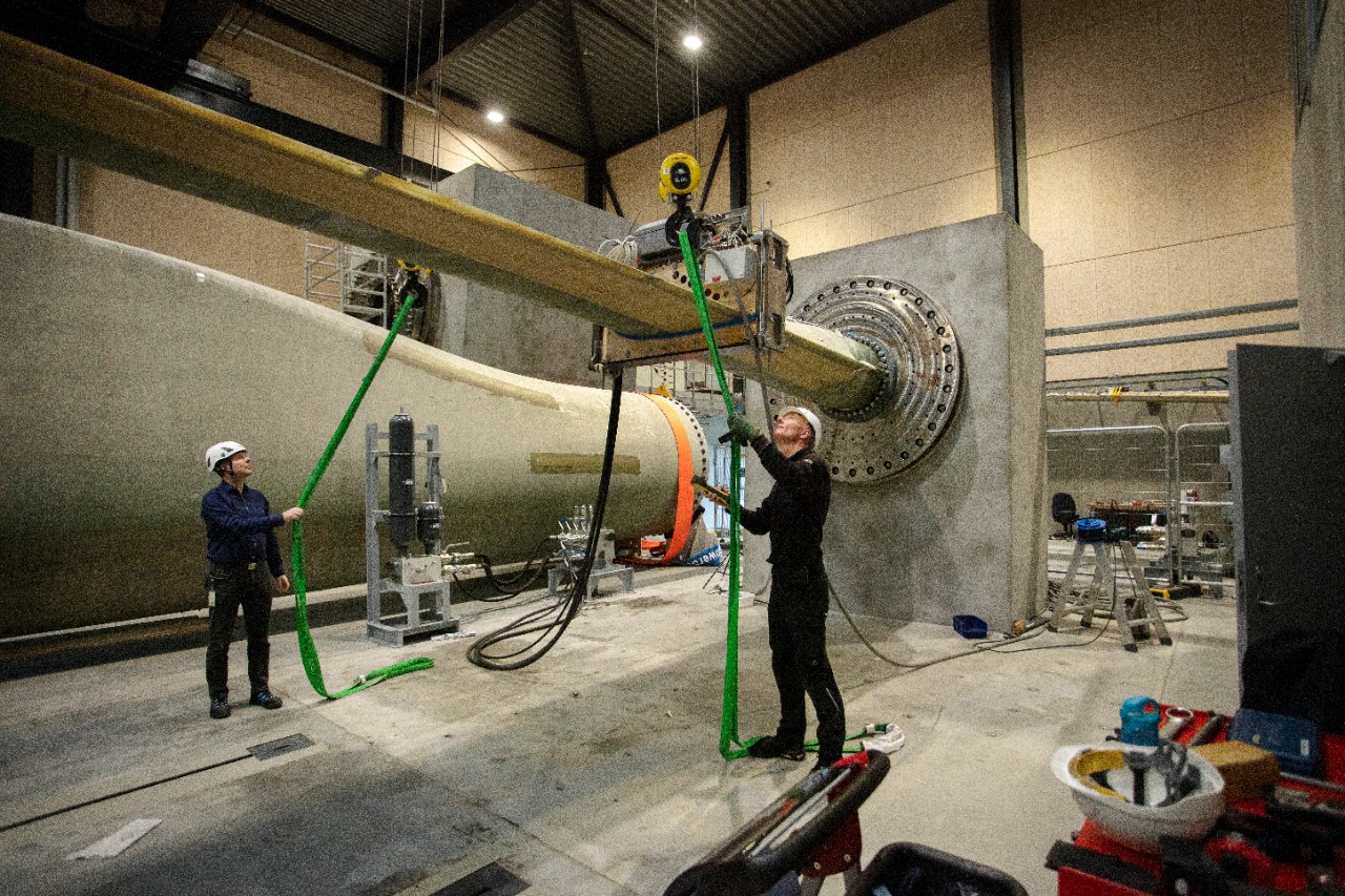 Engineers setting up the blade testing facility at DTU, Denmark